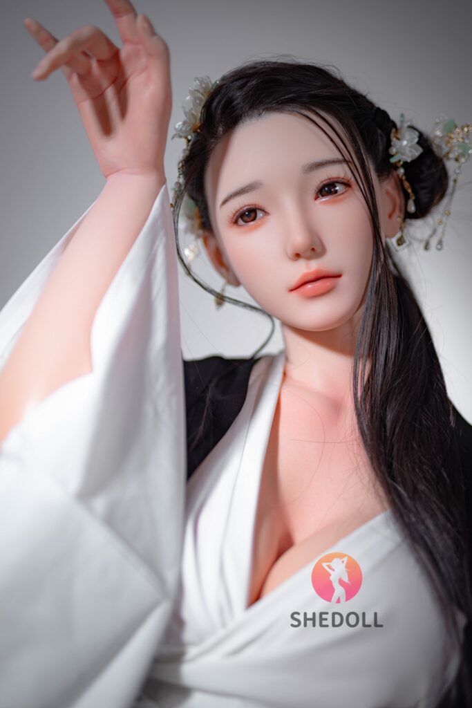 Rowana - Cute Asian Sex Doll Beauty